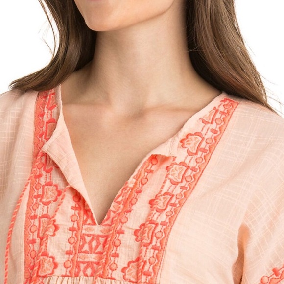 ☀️2/$22☀️ Vineyard Vines Embroidered Peasant Top - Picture 3 of 7